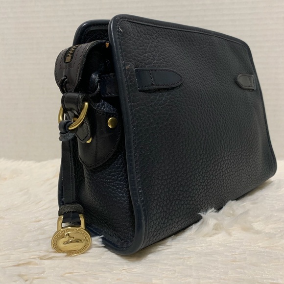 SOLD Vintage Dooney AWL Buckle Zip Top Shoulderbag - Picture 5 of 16